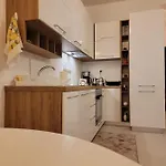 Διαμέρισμα Valamar Ed Hamallaj